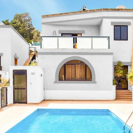 Santa Maria Villa *